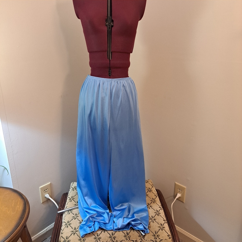 Vintage 3 piece pajama set - Picture 2 of 3